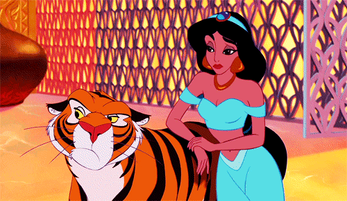 Гиф: Принцесса Жасмин с тигром